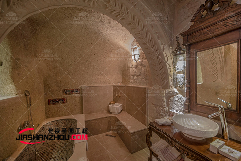 山洞衛(wèi)生間.jpg 山洞衛(wèi)生間