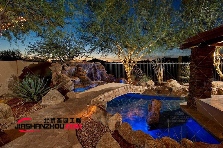 塑石假山水池.jpg 塑石假山水池