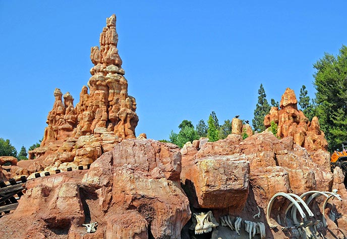 塑石假山.jpg 塑石假山