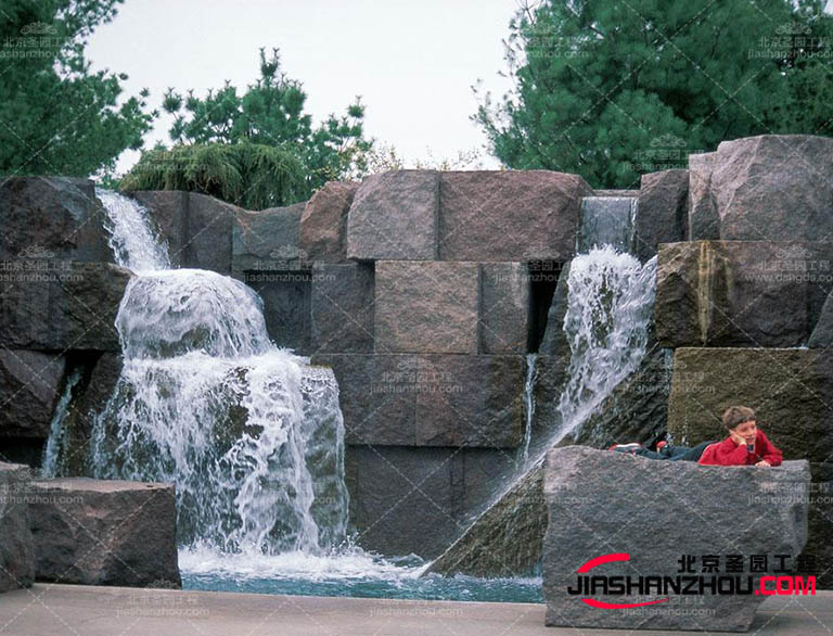 塑石假山.jpg 塑石假山