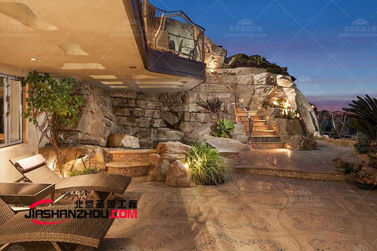 仿真假山.jpg 仿真假山.jpg