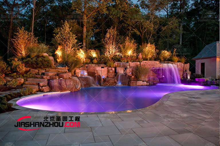 水泥假山.jpg 水泥假山.jpg