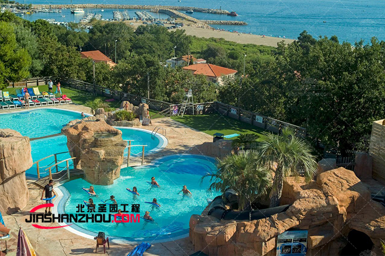 仿真假山.jpg 仿真假山